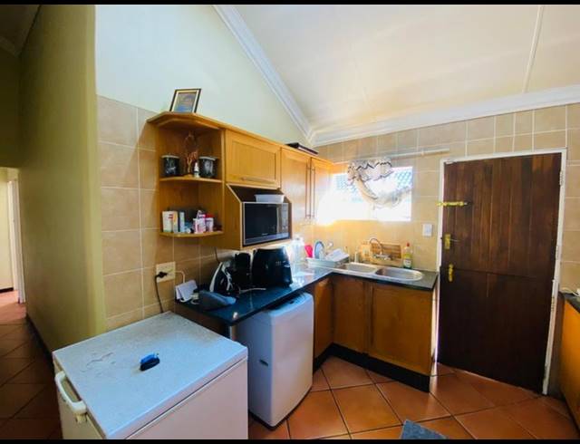 3 BEDROOM HOUSE FOR SALE IN HALFWAY GARDENS